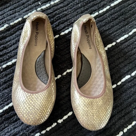 Hush Puppies Shoes Hush Puppies Flat Shoes Size 6 Poshmark